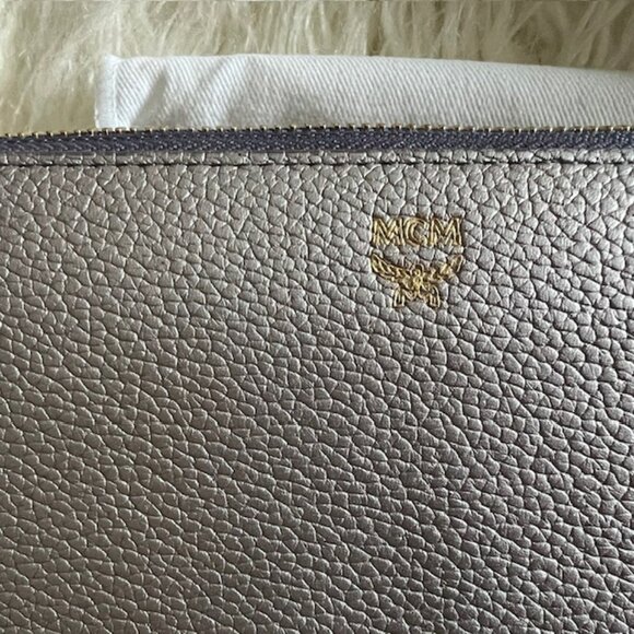 MCM Authentic Milla Wallet!!  EUC!! - Picture 5 of 5